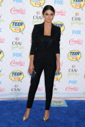 Selena Gomez - At the FOX's 2014 Teen Choice Awards, August 10, 2014 - 393xHQ 0MRdvsbh
