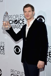 Joseph Morgan, Persia White - 40th People's Choice Awards held at Nokia Theatre L.A. Live in Los Angeles (January 8, 2014) - 114xHQ 0sAP66su
