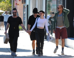 Rose McGowan - Out and about in LA, 17 января 2015 (30xHQ) 0yKKntxX