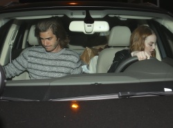 Andrew Garfield & Emma Stone - Leaving an Arcade Fire concert in Los Angeles - May 27, 2015 - 108xHQ 15ygs5mO