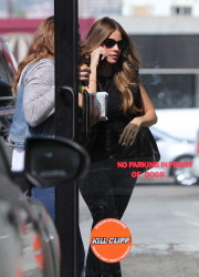 Sofía Vergara - Out and about in LA - February 19, 2015 (16xHQ) 4qDg11Cy