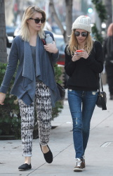 Emma Roberts - Out and about in Beverly Hills, 12 января 2015 (23xHQ) 4vKCQeRT