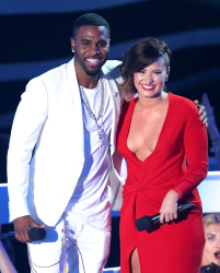 Demi Lovato - At the MTV Video Music Awards, August 24, 2014 - 112xHQ 513dm1Vm