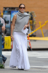 Jennifer Lopez - On the set of The Back-Up Plan in NYC (16.07.2009) - 120xHQ 6KgPIuon