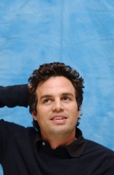 Mark Ruffalo - Eternal Sunshine of the Spotless Mind press conference portraits by Vera Anderson (Los Angeles, March 6, 2004) - 8xHQ 792QgbhL