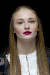 Sophie Turner - Game Of Thrones press conference portraits by Magnus Sundholm (New York, March 19, 2014) - 12xHQ 7CmopTa2