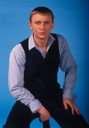 Daniel Craig - Daniel Craig - Photoshoot 1996 - 3xHQ 7NpArqcX