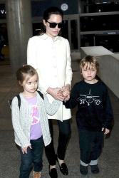 Angelina Jolie - LAX Airport - February 11, 2015 (185xHQ) 7Vzv37GT