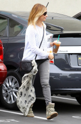 Sarah Michelle Gellar - out and about in Los Angeles, 22 мая 2014 (17xHQ) 7nyrlJK8