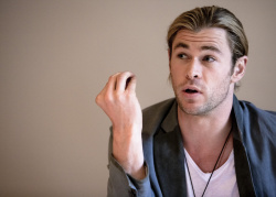 Chris Hemsworth - "The Avengers" press conference portraits by Armando Gallo (Beverly Hills, April 13, 2012) - 26xHQ 80KnKmMn