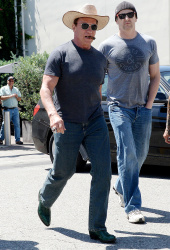 Arnold Schwarzenegger - seen out in Los Angeles - April 18, 2015 - 72xHQ 85Ga6Udd