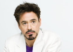 Robert Downey Jr. - "The Soloist" press conference portraits by Armando Gallo (Beverly Hills, April 3, 2009) - 19xHQ 8LCMpfy1
