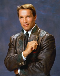 Arnold Schwarzenegger - Harry Langdon Portraits (Los Angeles, June 13, 1985) - 14xHQ 8V0EdgHb