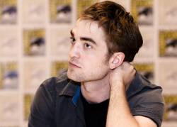Robert Pattinson - "The Twilight Saga: Breaking Dawn. Part 1" press conference portraits by Armando Gallo (San Diego, July 21, 2011) - 34xHQ 9JTfkcDQ