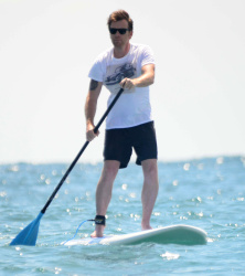 Ewan McGregor - Ewan McGregor - paddle boarding while on vacation - April 20, 2015 - 11xHQ 9hGTFsHa