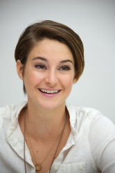 Shailene Woodley - Divergent press conference portraits by Vera Anderson (Los Angeles, Beverly Hills, March 8, 2014) - 10xHQ 9mhHMZz0