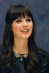 Zooey Deschanel - Yes Man press conference portraits by Vera Anderson (Beverly Hills, December 4, 2008) - 23xHQ BVvWOKUj