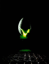 Ian Holm, Sigourney Weaver - постеры и промо стиль к фильму "Alien (Чужой)", 1979 (70хHQ) BXfrNxBl