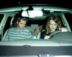 Andrew Garfield & Emma Stone - Leaving an Arcade Fire concert in Los Angeles - May 27, 2015 - 108xHQ Bj9zOASp