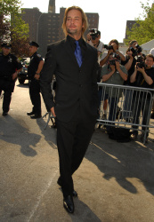 Josh Holloway - Josh Holloway, Matthew Fox, Evangeline Lilly, Terry O'Quinn, Michael Emerson, Emilie de Ravin - ABC Upfronts (2007.05.15) - 65xHQ BmQzbxZs