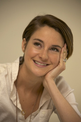 Shailene Woodley - Divergent press conference portraits by Herve Tropea (Los Angeles, Beverly Hills, March 8, 2014) - 7xHQ CdWg8Ei0