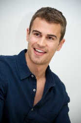Theo James - Divergent press conference portraits by Vera Anderson (Los Angeles, Beverly Hills, March 8, 2014) - 9xHQ DUnHus8p