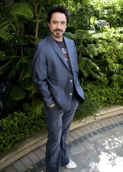 Robert Downey Jr. - "Tropic Thunder" press conference portraits by Armando Gallo (Los Angeles, August 3, 2008) - 6xHQ DfuGr9Rv
