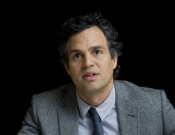 Mark Ruffalo - Mark Ruffalo - The Normal Heart press conference portraits by Magnus Sundholm (New York, May 10, 2014) - 18xHQ EaEP428I