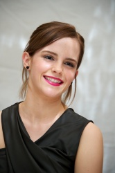 Emma Watson - The Perks of Being a Wallflower press conference portraits by Vera Anderson (Toronto, September 7, 2012) - 7xHQ FGzhgY8b