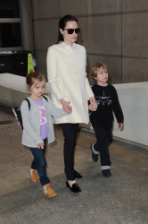 Angelina Jolie - LAX Airport - February 11, 2015 (185xHQ) G50reYNB