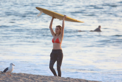 Cara Delevingne - Photoshoot candids in Malibu, 9 января 2015 (133xHQ) G9Ien1Bu