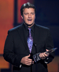 "Nathan Fillion" - Nathan Fillion - 39th Annual People's Choice Awards at Nokia Theatre in Los Angeles (January 9, 2013) - 28xHQ GGBLCpjH