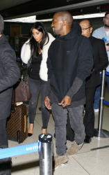 Kim Kardashian & Kanye West - At LAX Airport in Los Angeles, 7 января 2015 (68xHQ) GO56LKNC