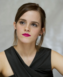 Emma Watson - The Perks of Being a Wallflower press conference portraits by Magnus Sundholm (Toronto, September 7, 2012) - 22xHQ HqXR09xl