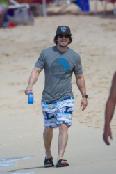 Mark Wahlberg - and his family seen enjoying a holiday in Barbados (December 26, 2014) - 165xHQ I77Po9OA