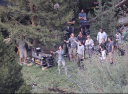 Tom Cruise - on the set of 'Oblivion' in Mammoth Lakes, California - July 11, 2012 - 18xHQ IAkYTRoC