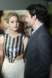 Jennifer Lawrence и Bradley Cooper - Attends a screening of 'Serena' hosted by Magnolia Pictures and The Cinema Society with Dior Beauty, Нью-Йорк, 21 марта 2015 (449xHQ) Ia5fp70V
