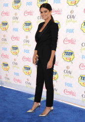 Selena Gomez - At the FOX's 2014 Teen Choice Awards, August 10, 2014 - 393xHQ JNHGHM4F