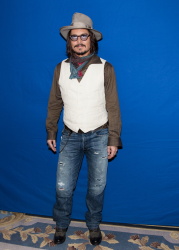 Johnny Depp - "The Tourist" press conference portraits by Armando Gallo (New York, December 6, 2010) - 31xHQ JUUTgPWq