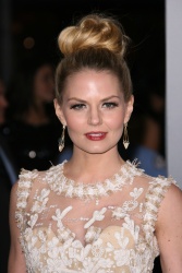 Jennifer Morrison - Jennifer Morrison & Ginnifer Goodwin - 38th People's Choice Awards held at Nokia Theatre in Los Angeles (January 11, 2012) - 244xHQ JWi7eRYF