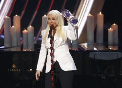 Christina Aguilera - 39th Annual People's Choice Awards in Los Angeles - January 9, 2013 - 38xHQ JZdypzDv