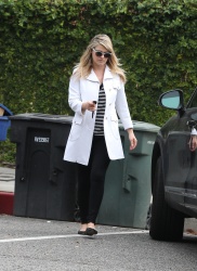 Ali Larter - Leaving The Walther School in West Hollywood - February 20, 2015 (25xHQ) JaCW3XDI