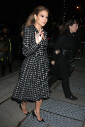 Jennifer Lopez - Arriving at the Crosby Street Hotel in New York (2015.01.20) - 16xHQ Jmtoh5IE