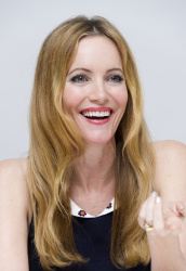 Leslie Mann - The Other Woman press conference portraits by Magnus Sundholm (Beverly Hills, April 10, 2014) - 17xHQ K2lIhd7Z