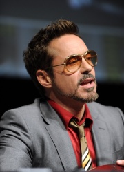 Robert Downey Jr. - "Iron Man 3" panel during Comic-Con at San Diego Convention Center (July 14, 2012) - 36xHQ KZzRTZ7G