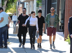 Rose McGowan - Out and about in LA, 17 января 2015 (30xHQ) Kbil9mHf