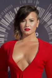 Demi Lovato - At the MTV Video Music Awards, August 24, 2014 - 112xHQ LxWT517b