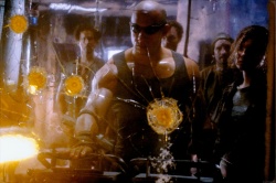 Vin Diesel, Karl Urban, David Twohy, Thandie Newton, Alexa Davalos, Colm Feore, Judi Dench - Промо стиль и постеры к фильму "The Chronicles of Riddick (Хроники Риддика)", 2004 (105xHQ) MKRlDfi8