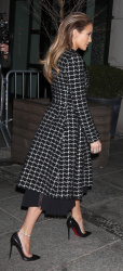 Jennifer Lopez - Arriving at the Crosby Street Hotel in New York (2015.01.20) - 16xHQ N3oJsQmU