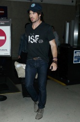Ian Somerhalder - Arriving at LAX airport in Los Angeles - July 13, 2014 - 17xHQ OHUpKPyC